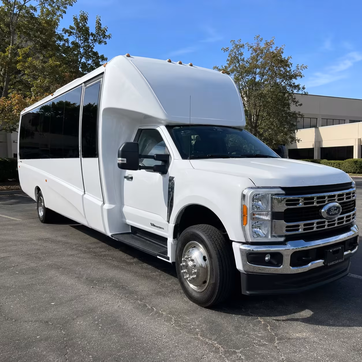 minibus rentals and charter buses for yuma airport groups