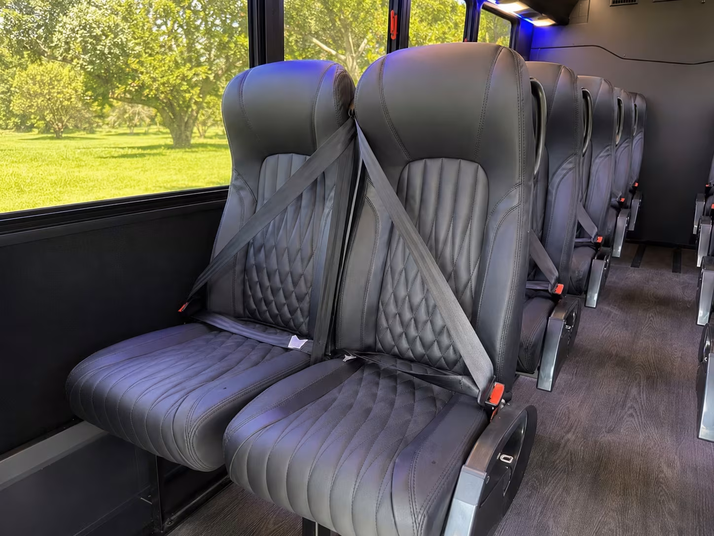 minibus rentals for yuma bridal parties and vip wedding groups