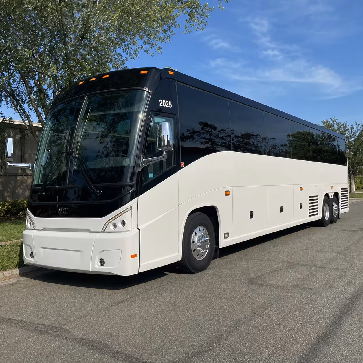 multi day bus rentals for yuma groups on extended trips