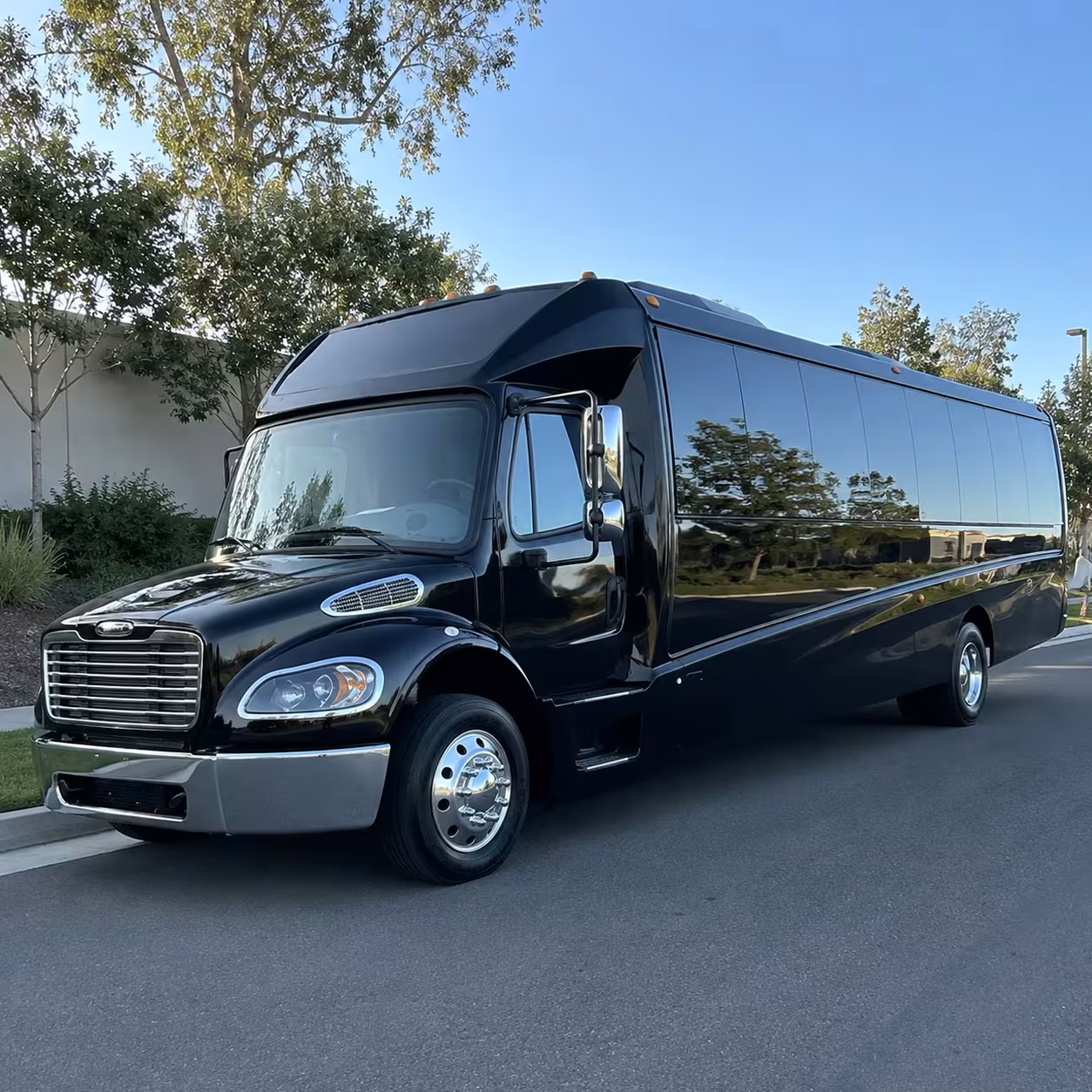 yuma 28 passenger minibus rental