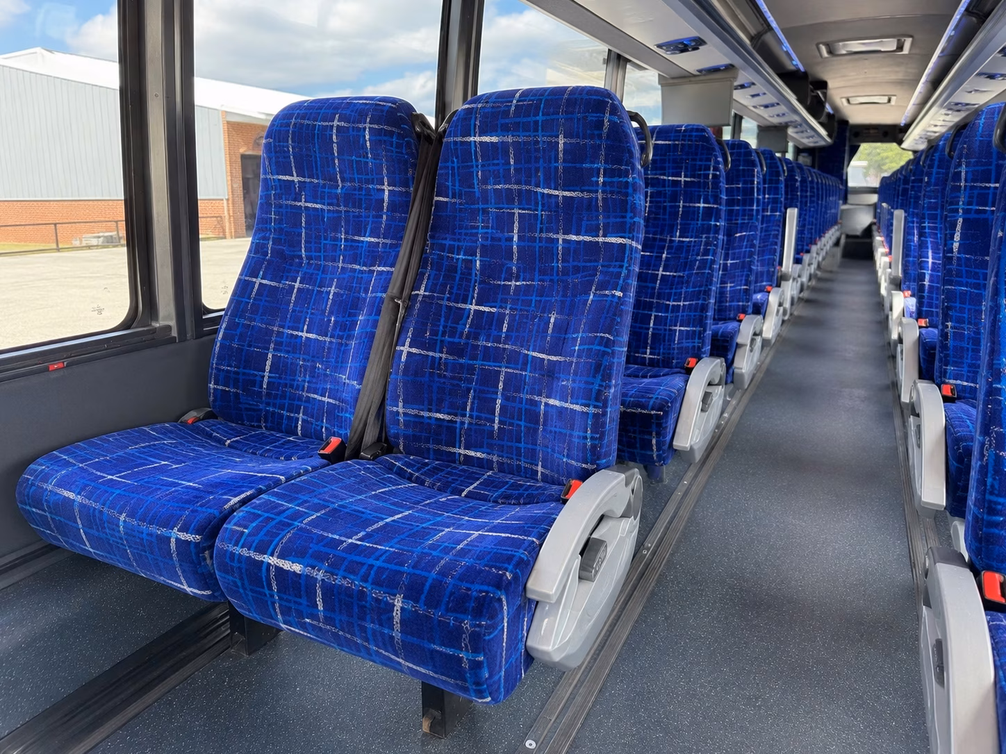 yuma airport shuttle buses for out of town wedding guests